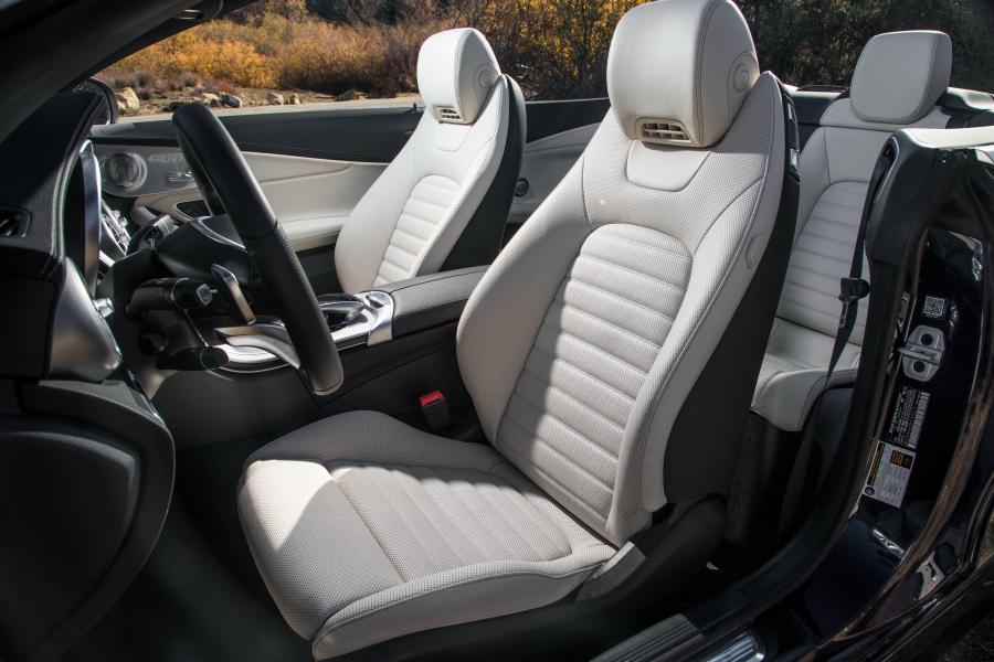 Интерьер Mercedes-AMG C43 4Matic Cabriolet 2016 года  (NA) (фото 24 из 25)